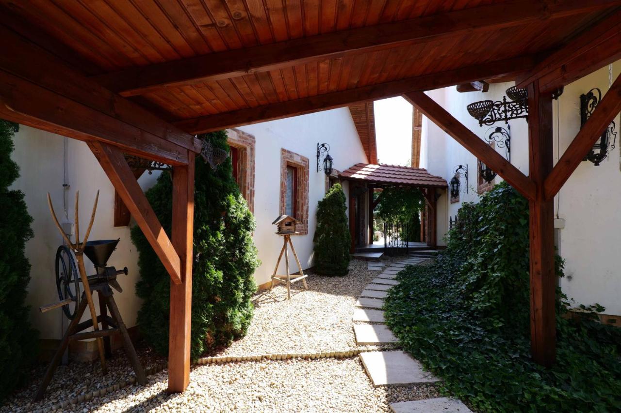 Nyilas Fogadó Nyíregyháza Exterior foto