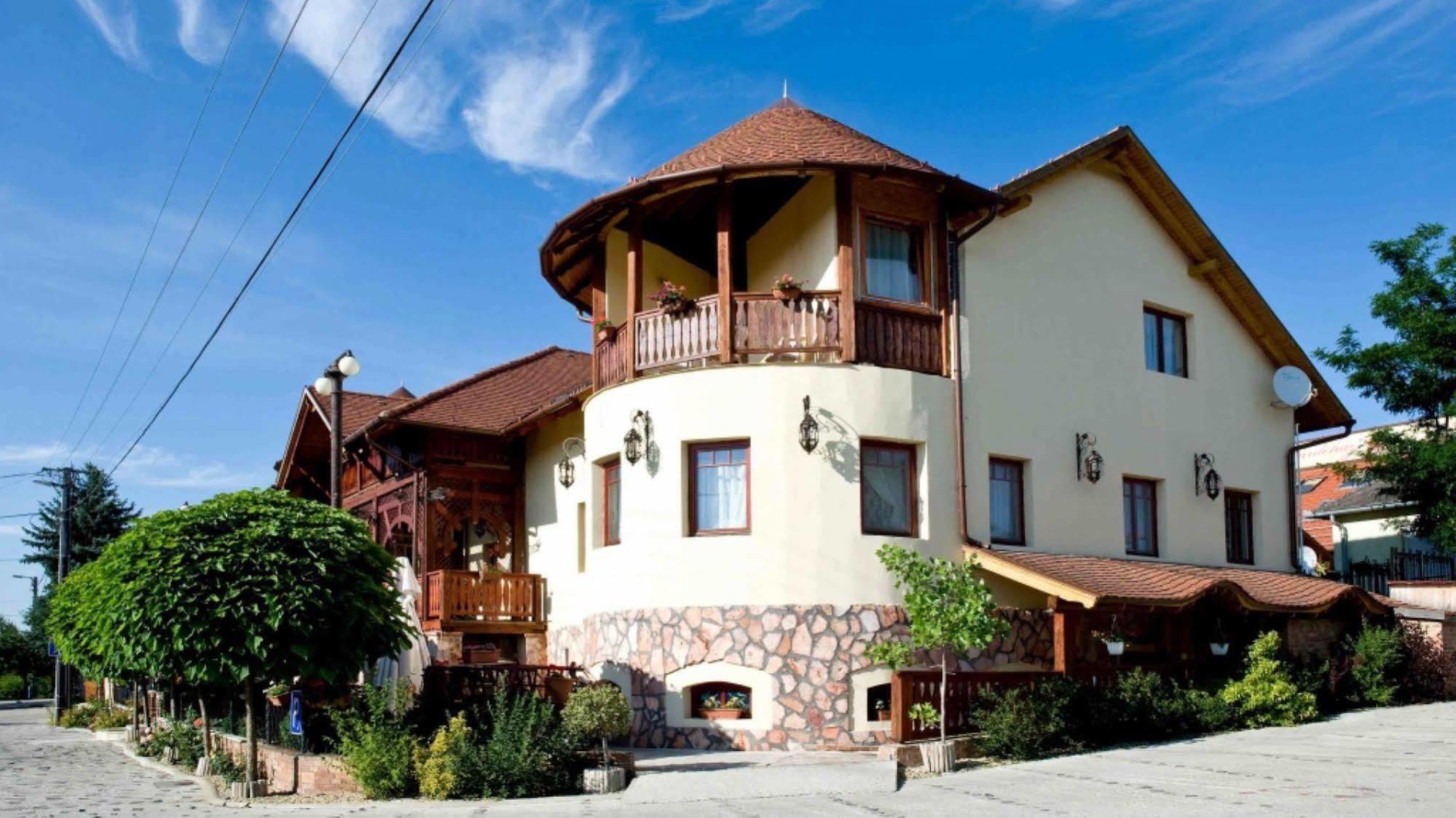 Nyilas Fogadó Nyíregyháza Exterior foto